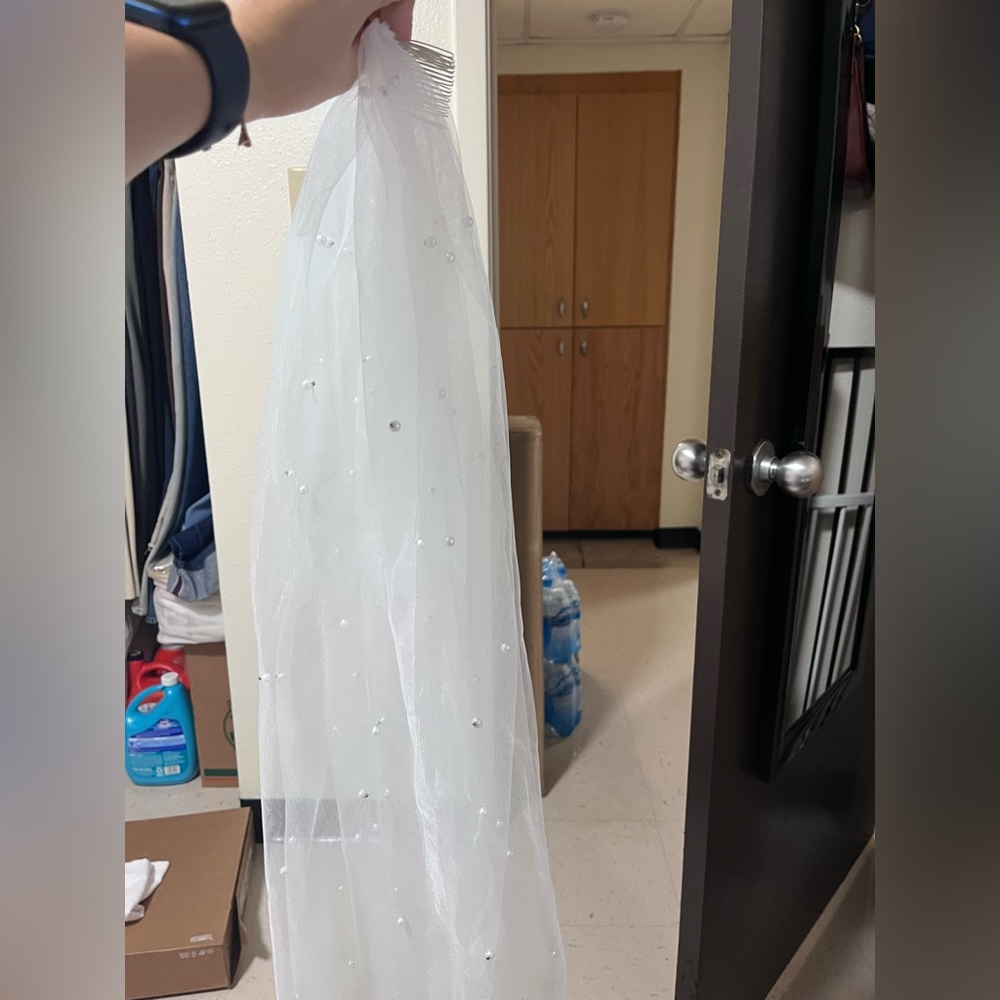 Pearl wedding veil